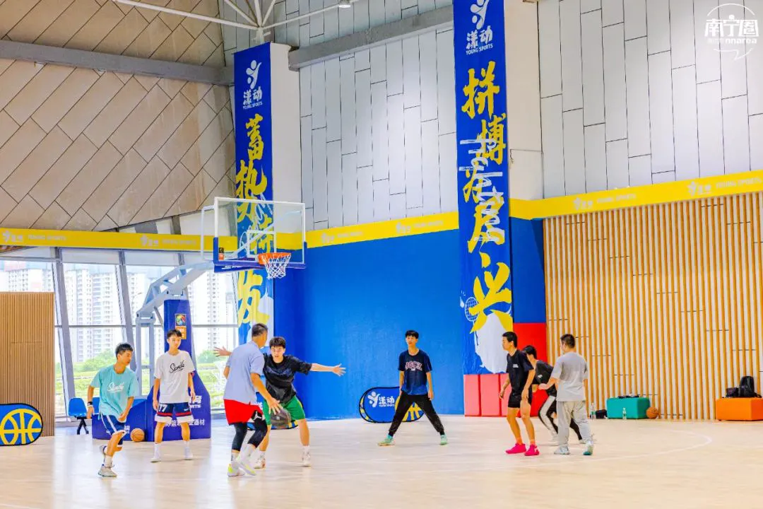 刻苦训练篮球时如何避免受伤的建议_0